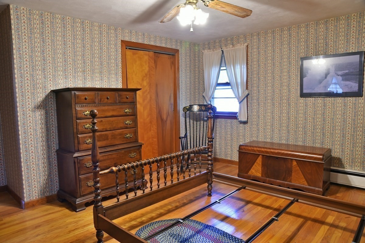 11 Almon Ave Property Photo 19