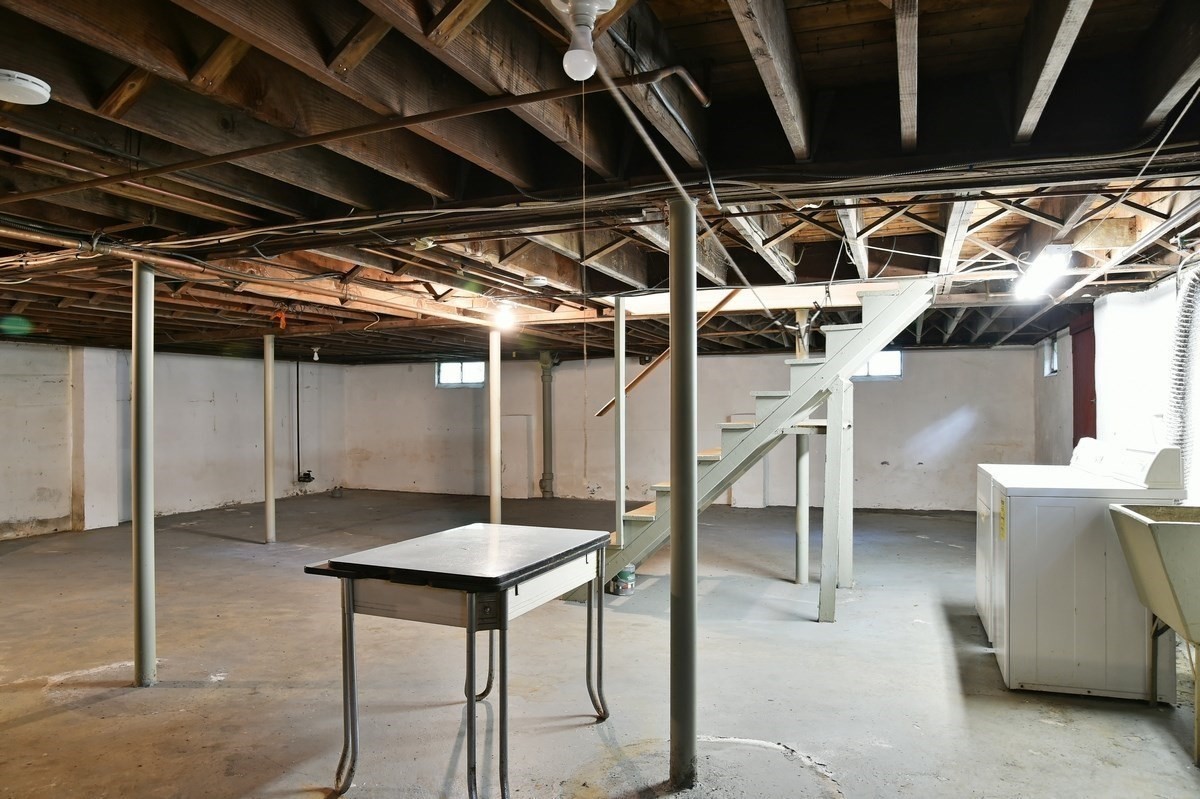 11 Almon Ave Property Photo 22