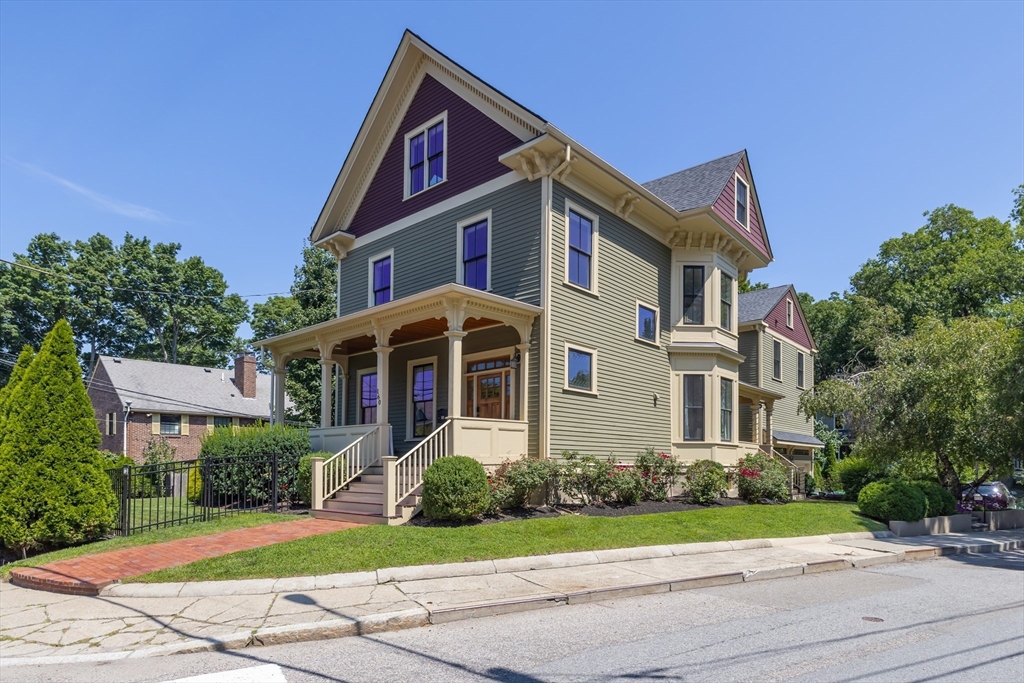 160 Walnut St # A Property Photo 1
