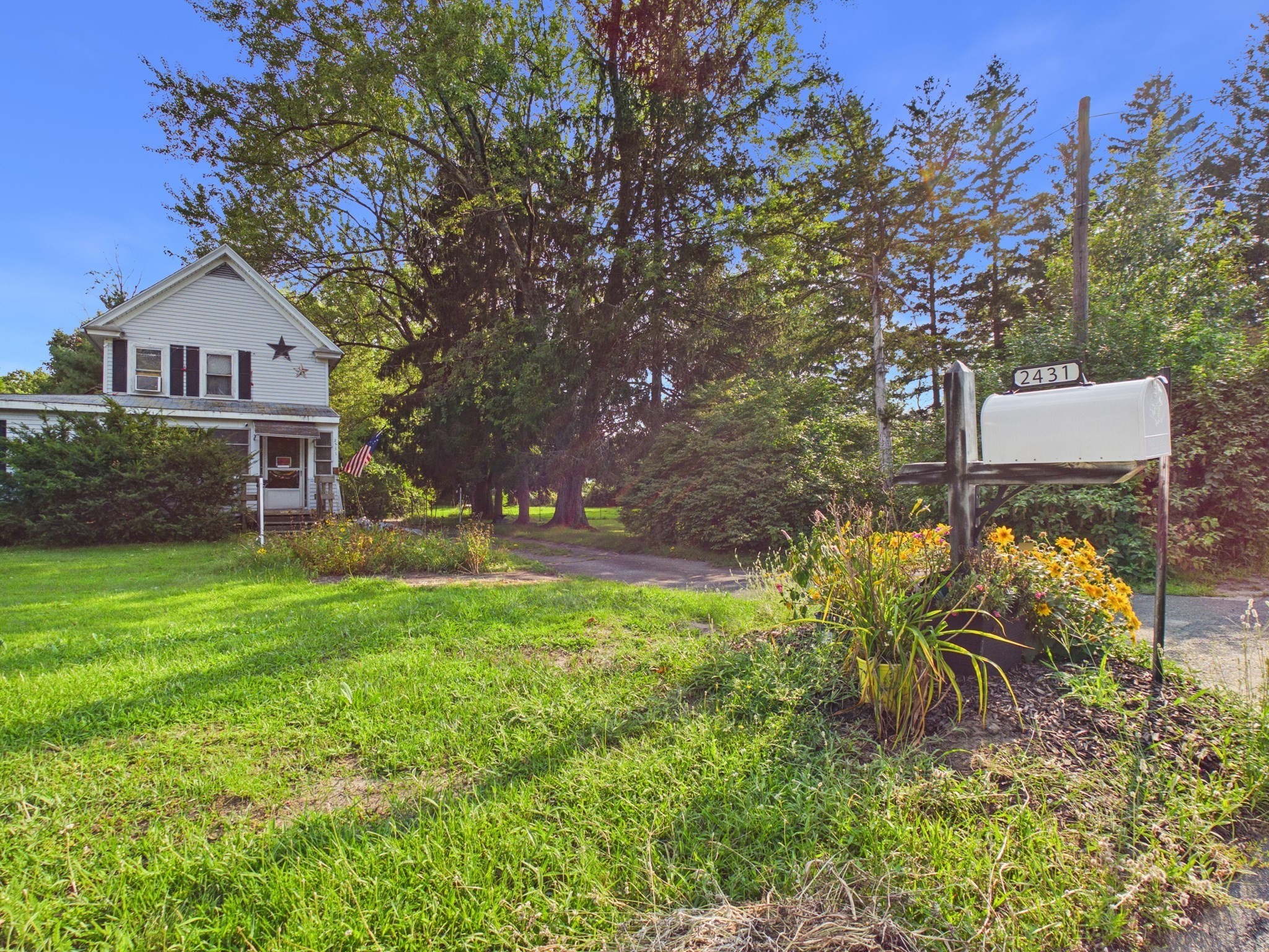 2431 Boston Rd Property Photo 4
