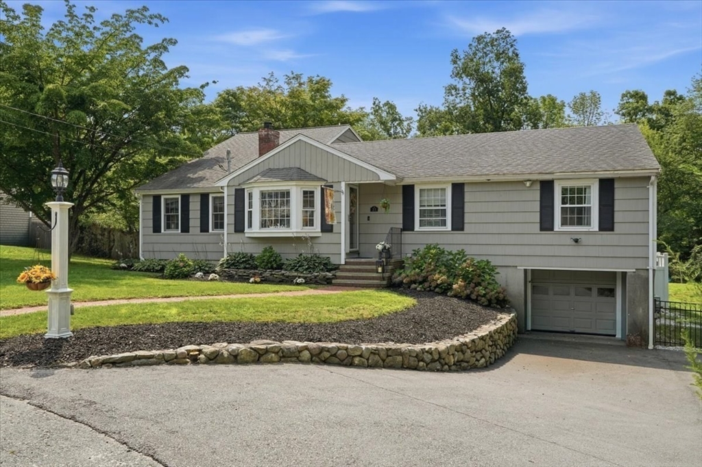 31 Rayfield Rd Property Photo 1