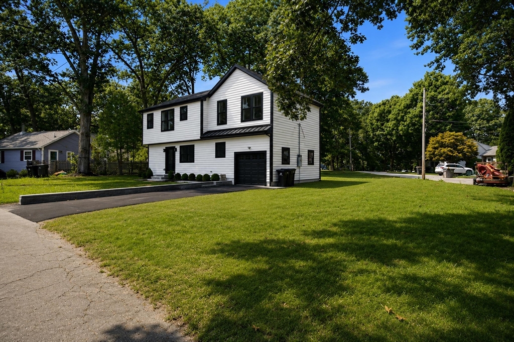 61 Mcalee Ave Property Photo 1