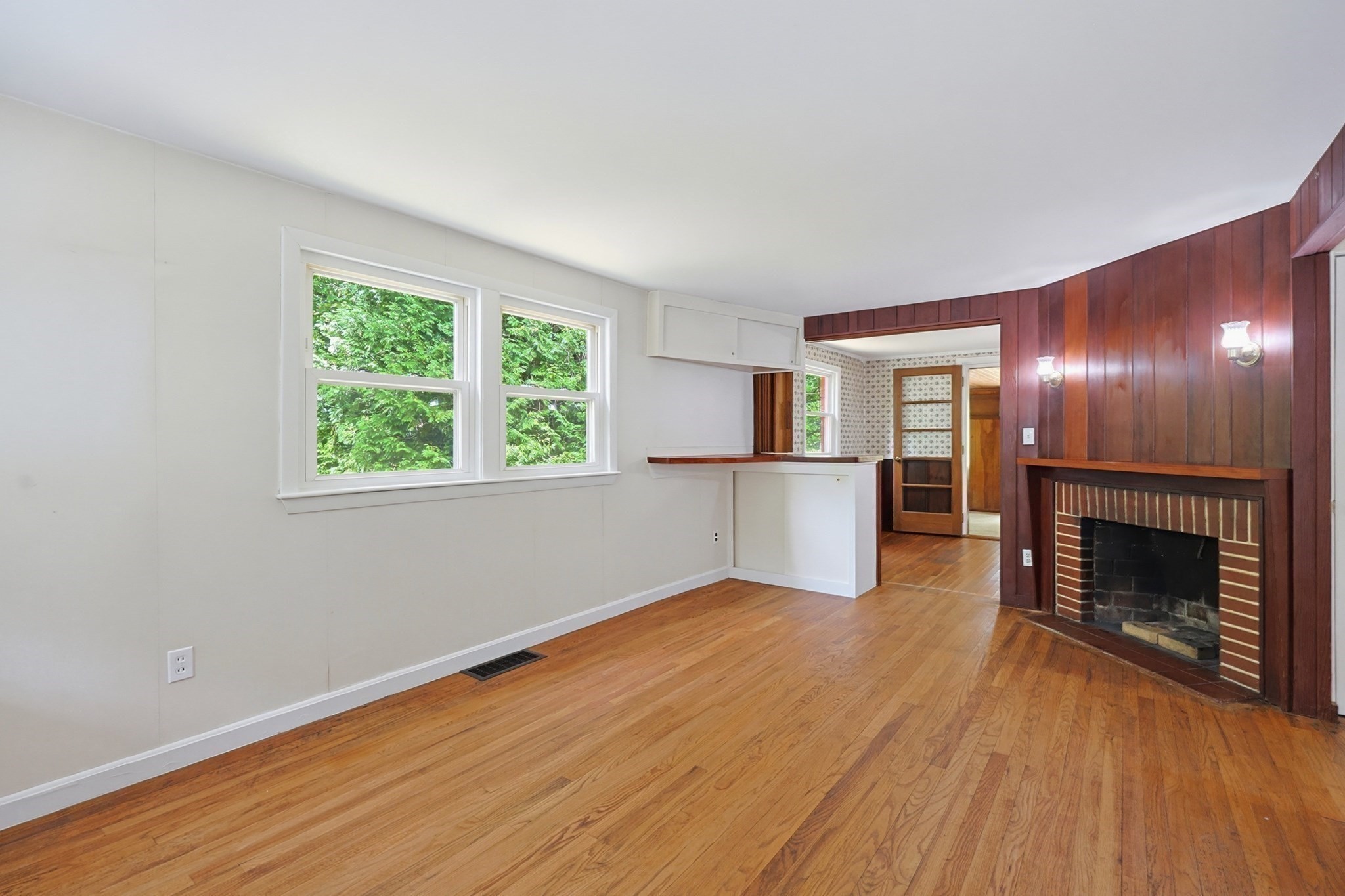 214 School Street Property Photo 5