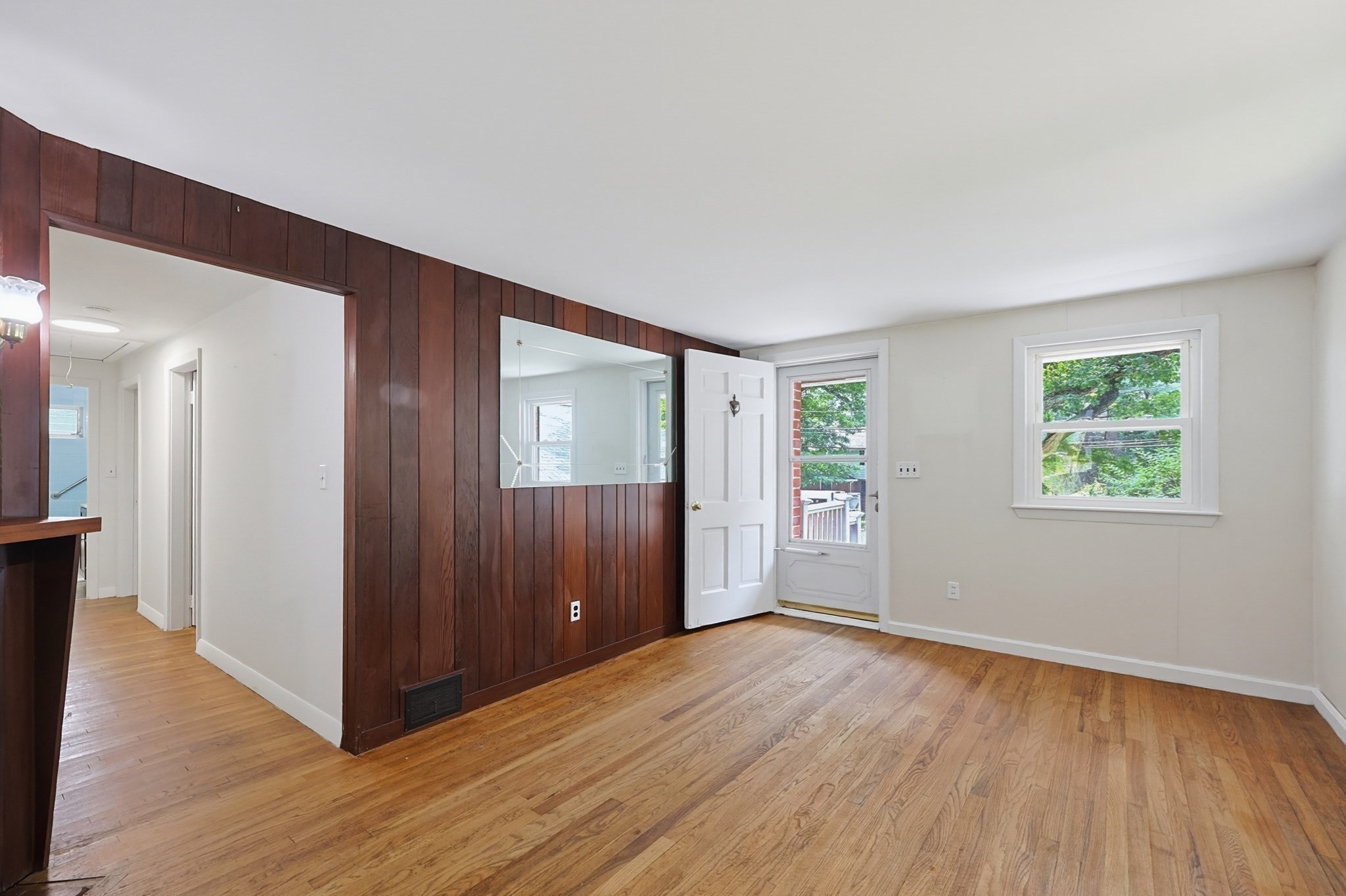 214 School Street Property Photo 6