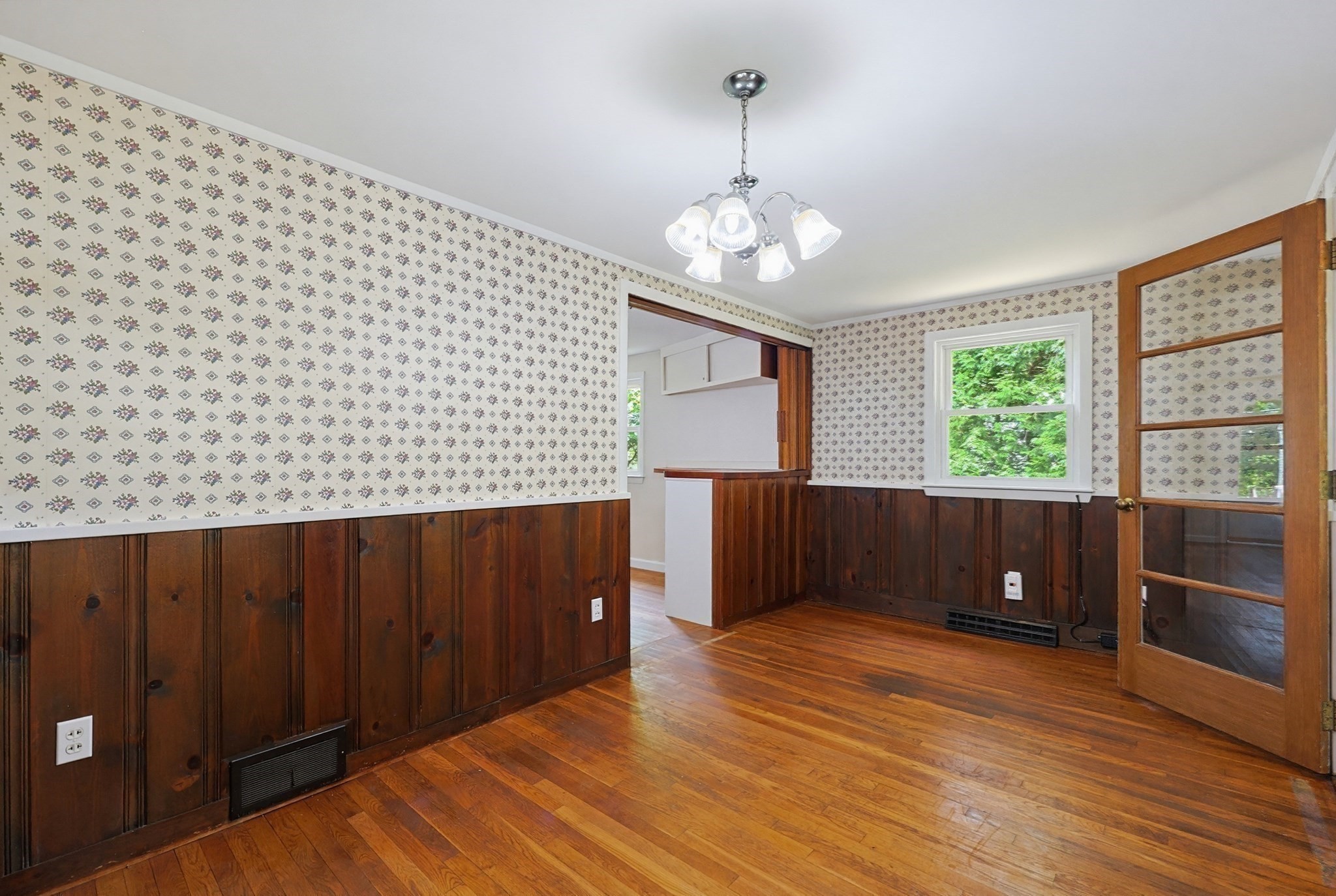 214 School Street Property Photo 9