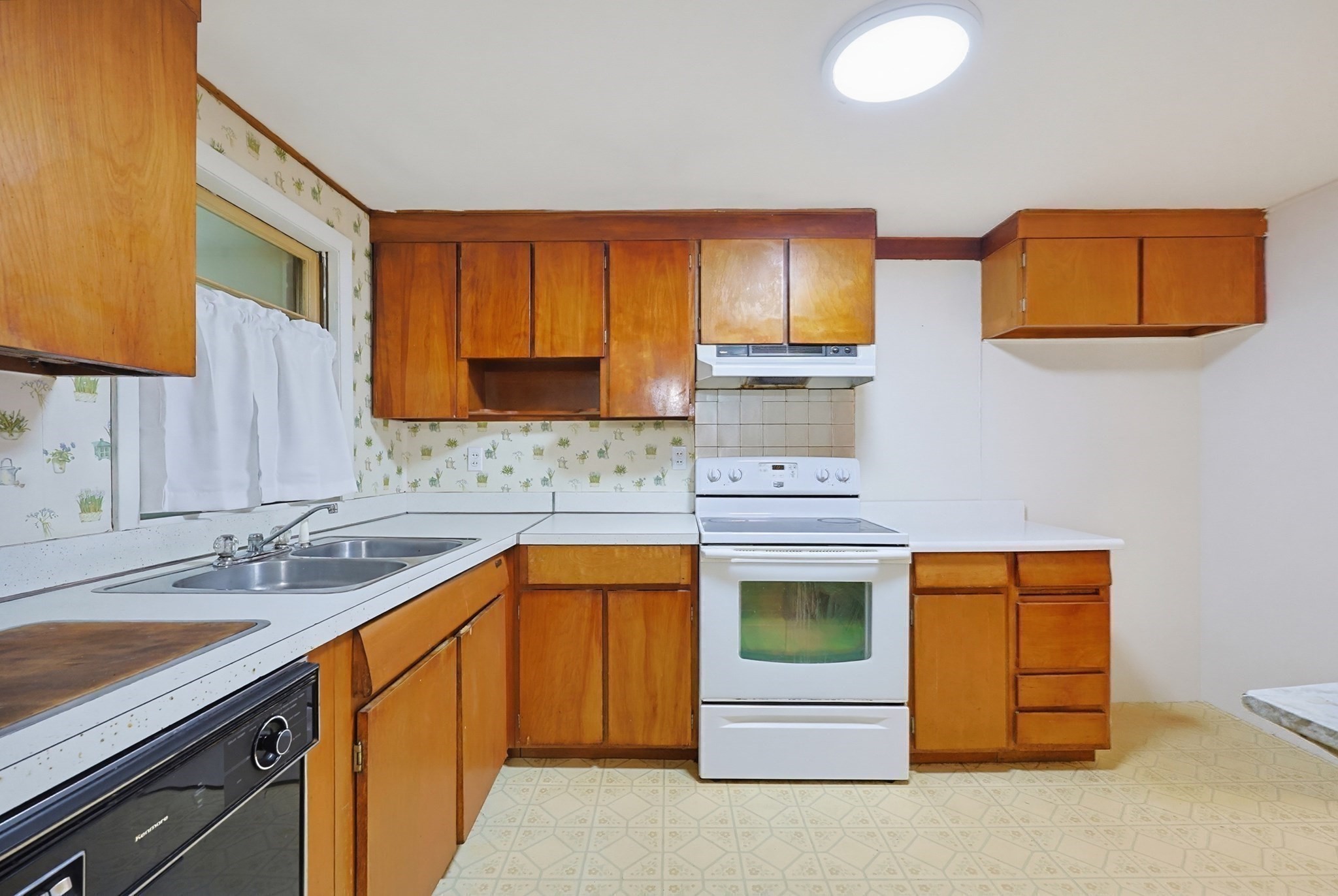 214 School Street Property Photo 12
