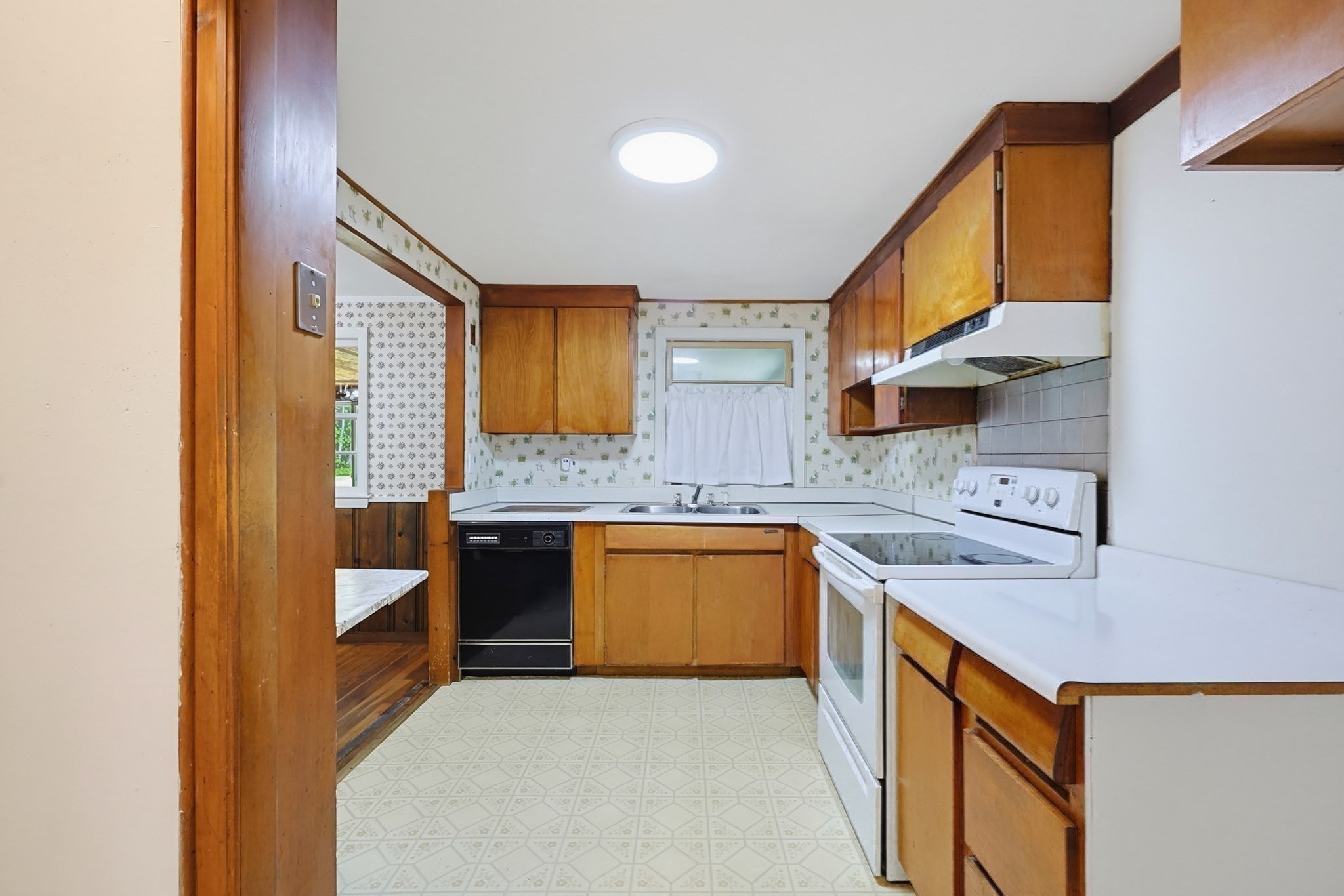 214 School Street Property Photo 15
