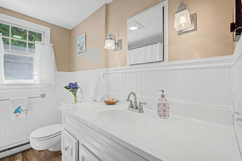 4 Susan Lane Property Photo 16