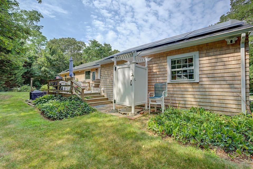 4 Susan Lane Property Photo 19