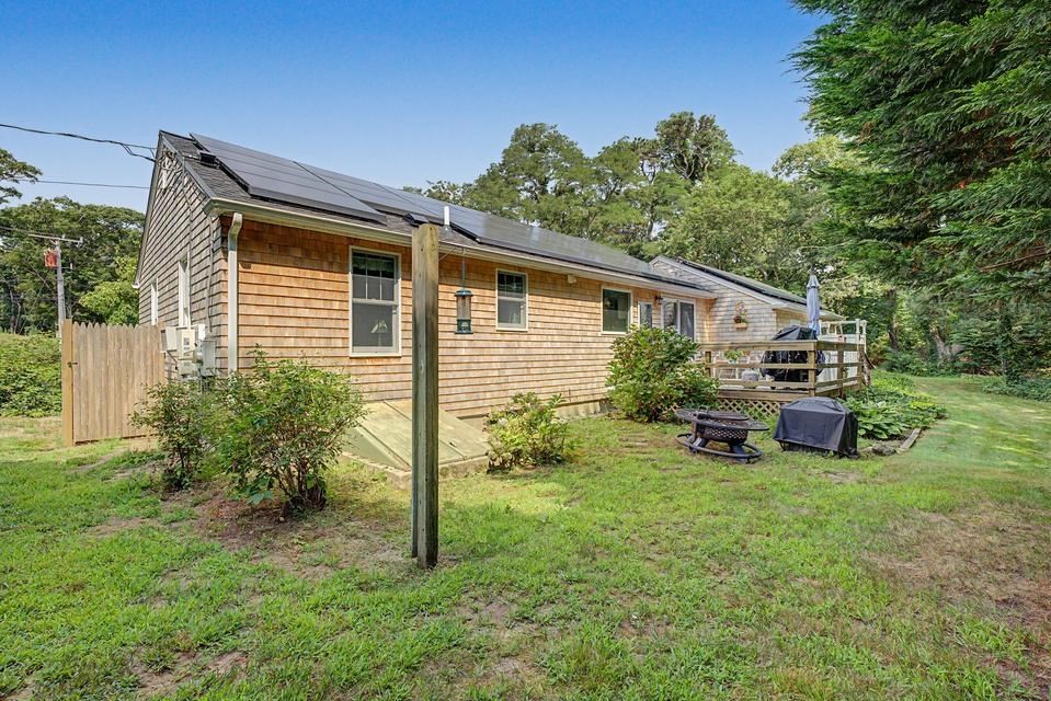 4 Susan Lane Property Photo 21