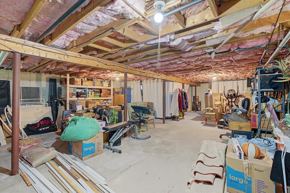 4 Susan Lane Property Photo 24