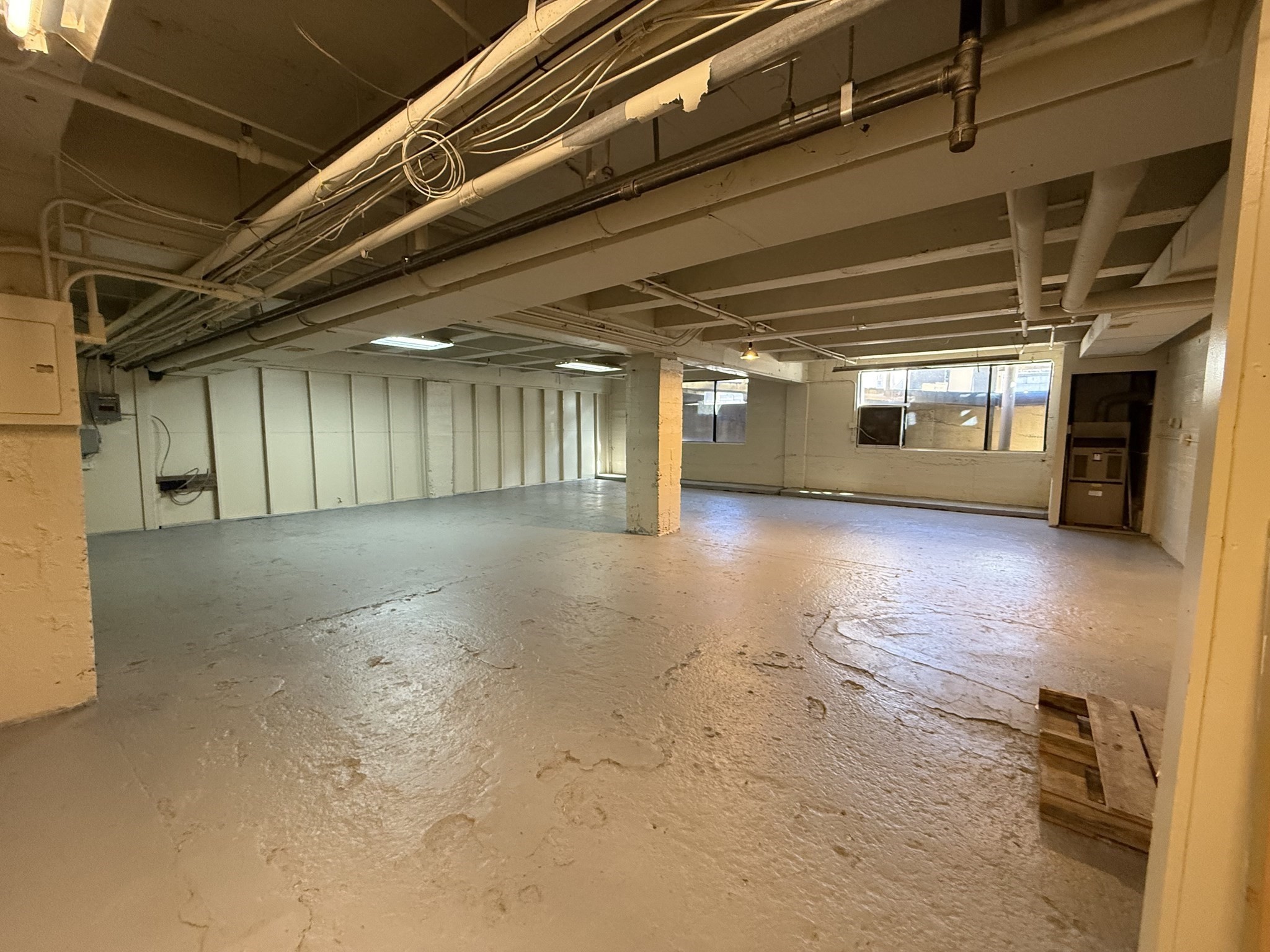 63 Washington Ave # R Property Photo 4