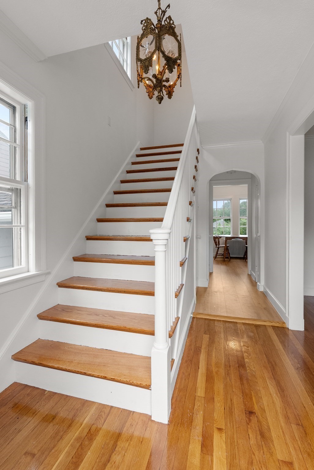 204 Thacher St Property Photo 5