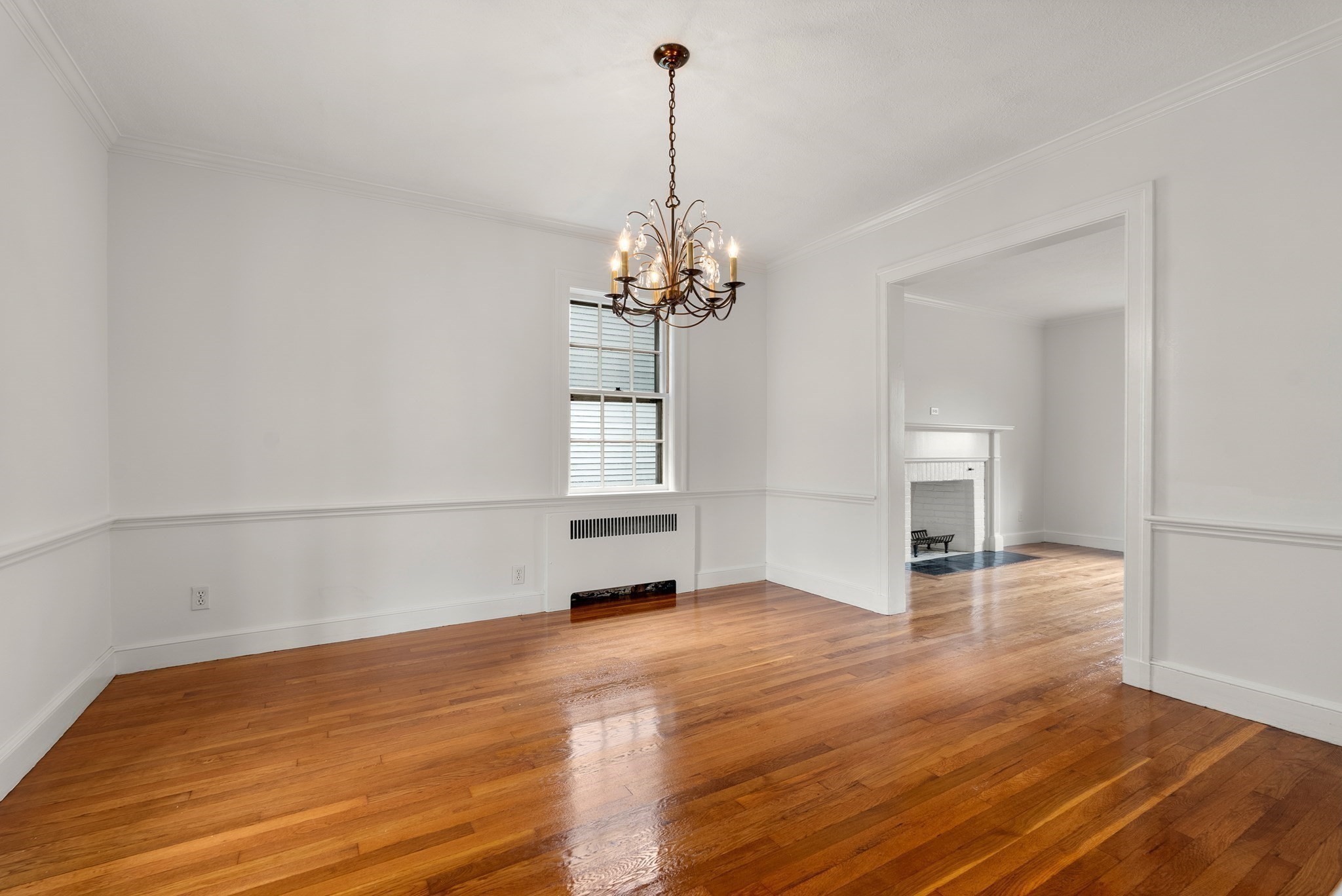 204 Thacher St Property Photo 7