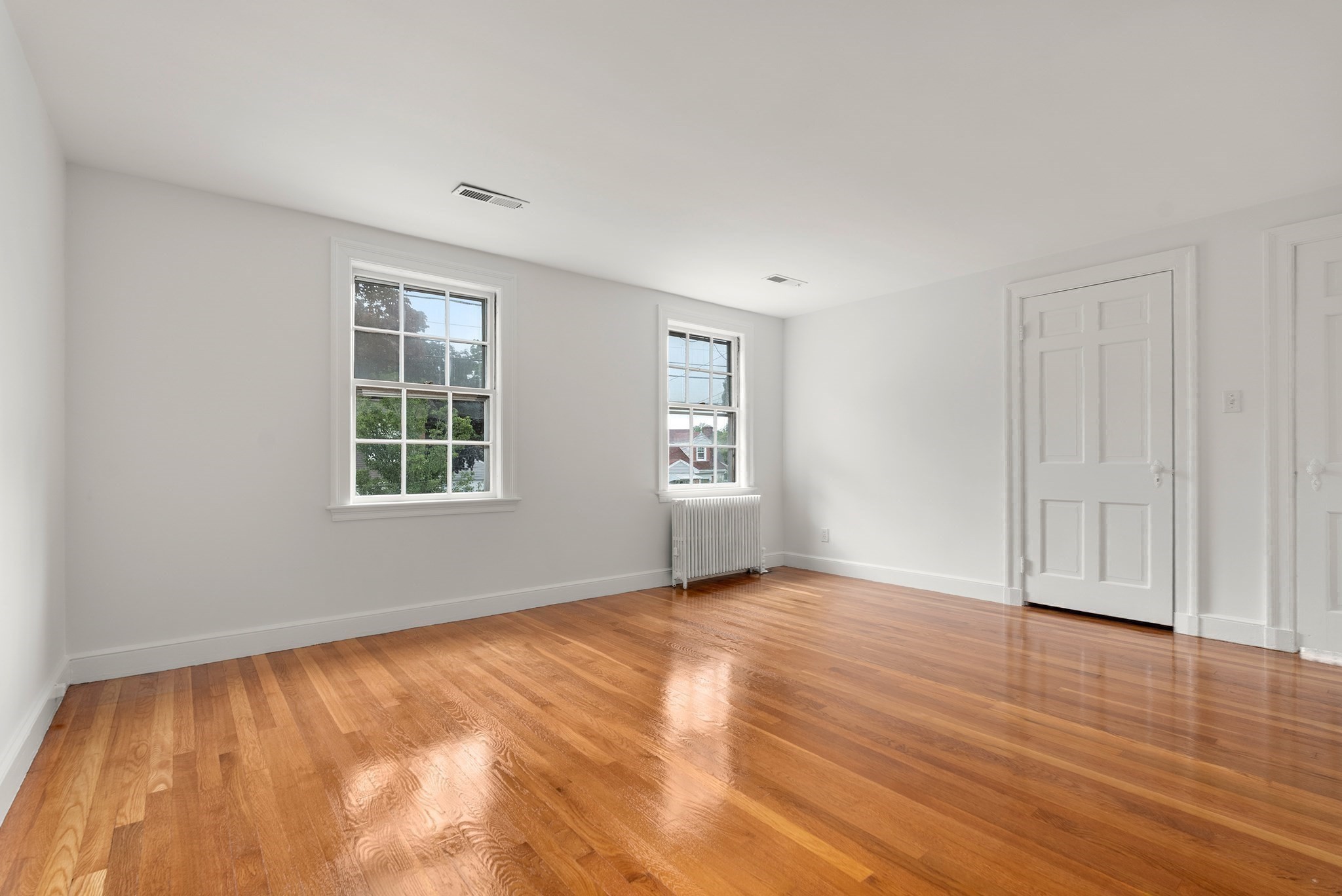 204 Thacher St Property Photo 13