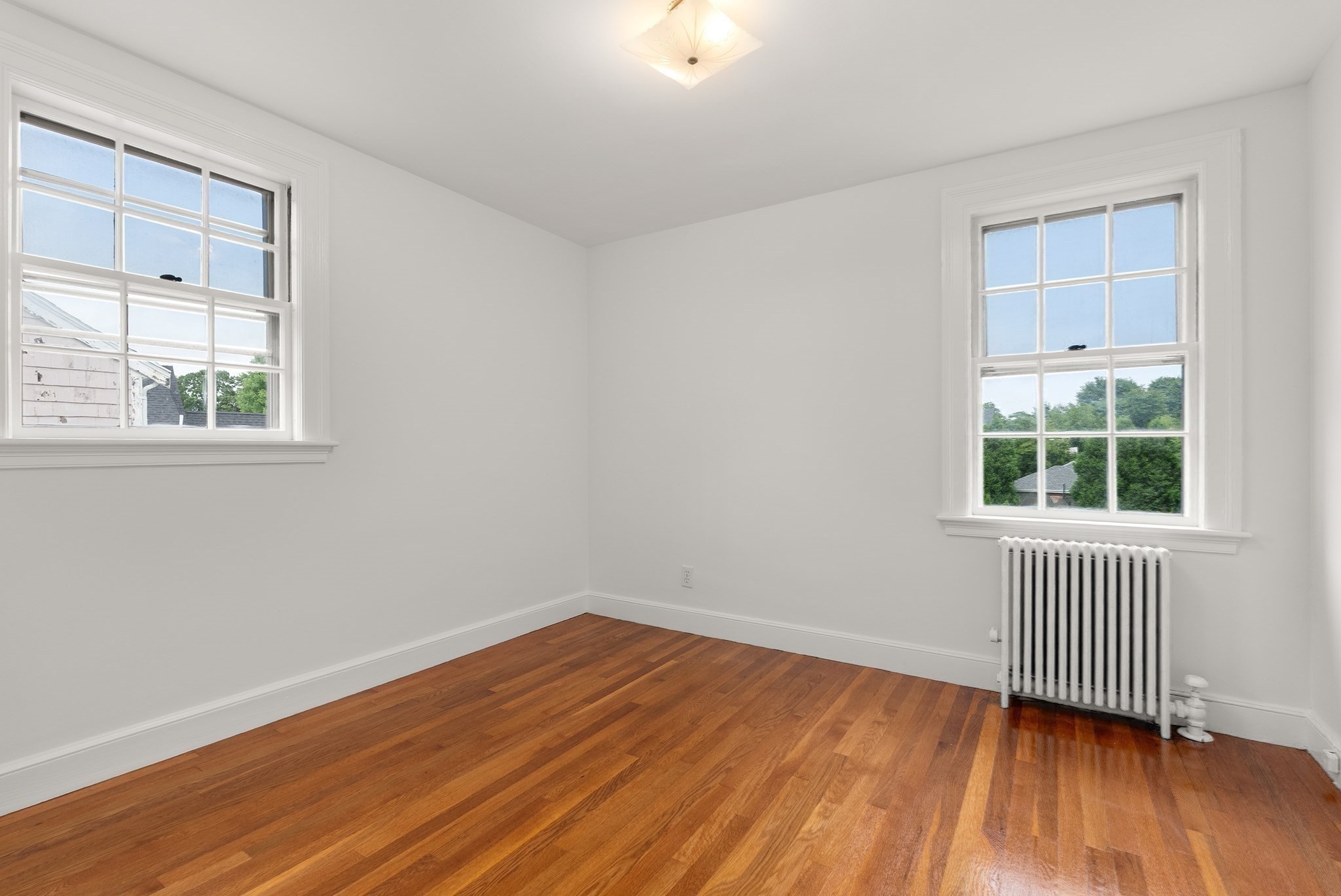 204 Thacher St Property Photo 14