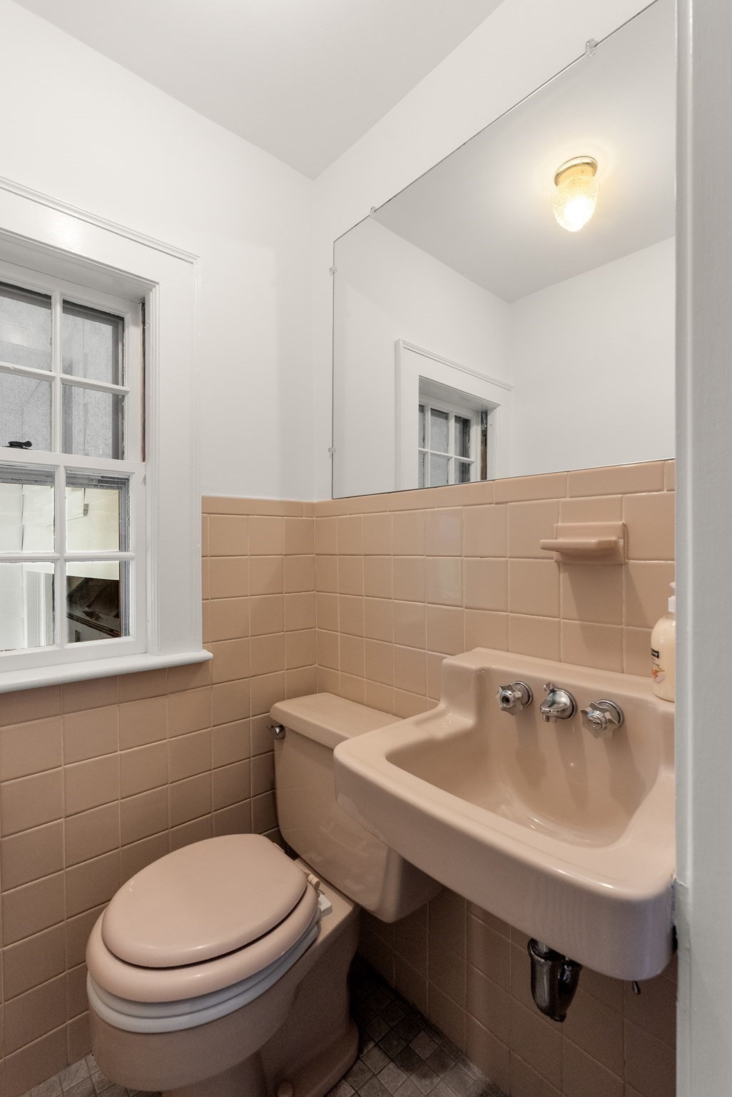 204 Thacher St Property Photo 19