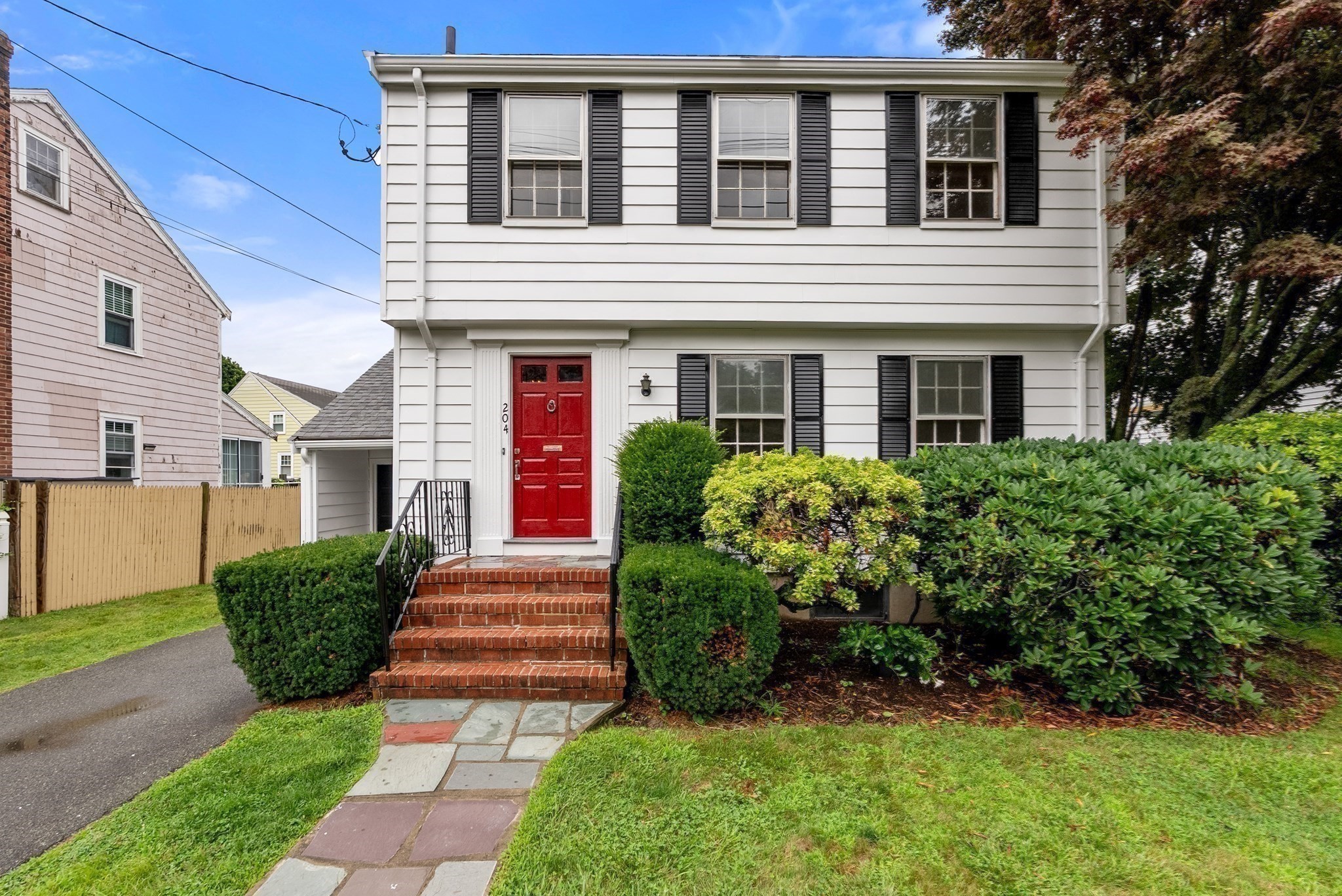 204 Thacher St Property Photo 29
