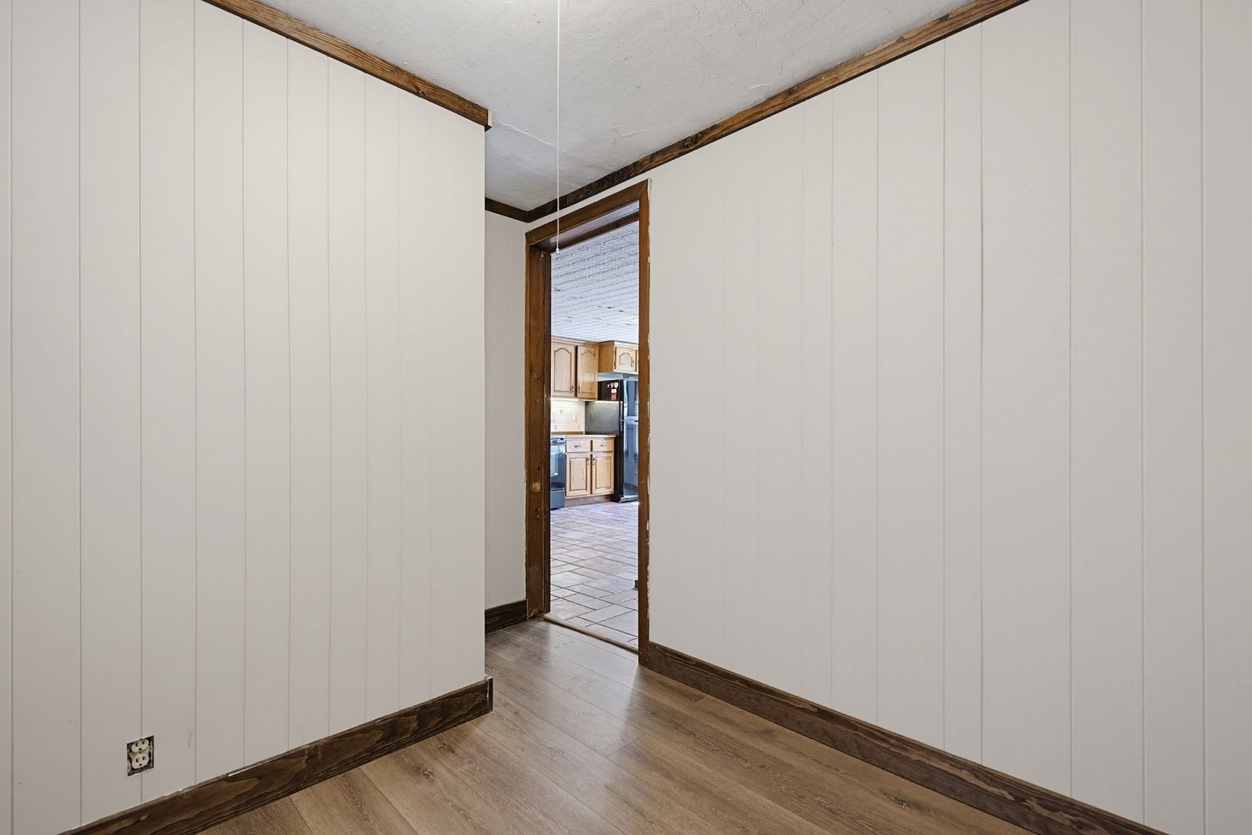 525 Clark St Property Photo 12