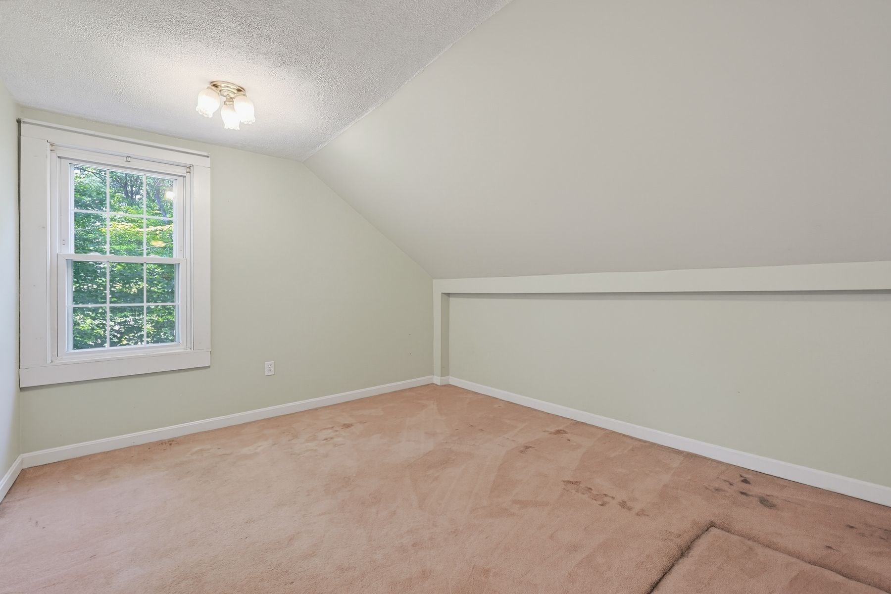 525 Clark St Property Photo 21