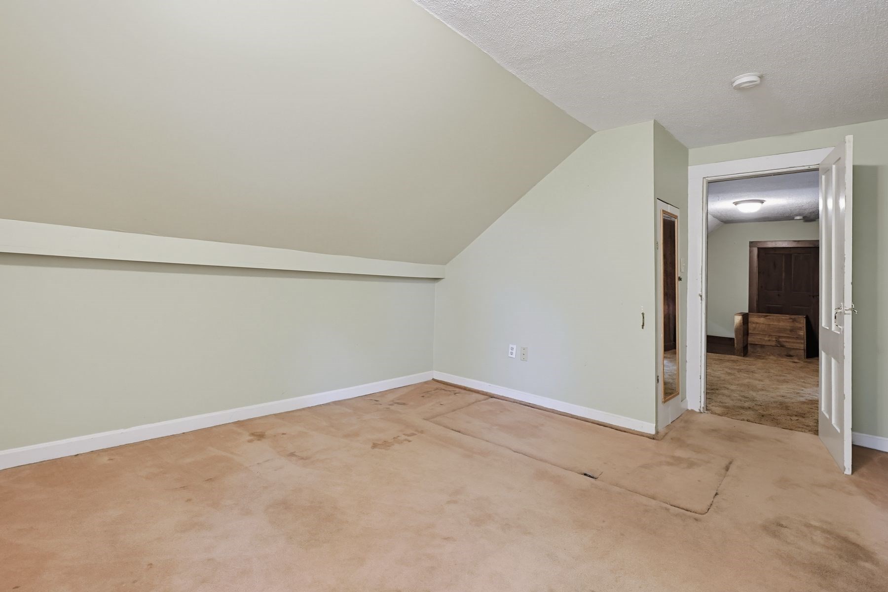 525 Clark St Property Photo 22