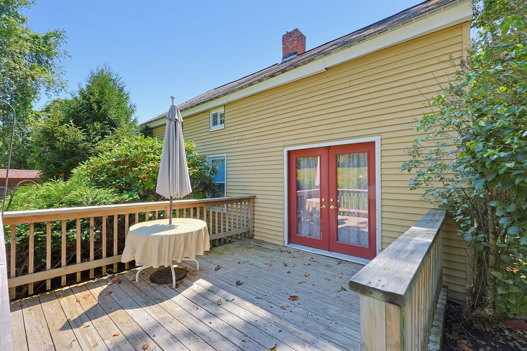 525 Clark St Property Photo 24