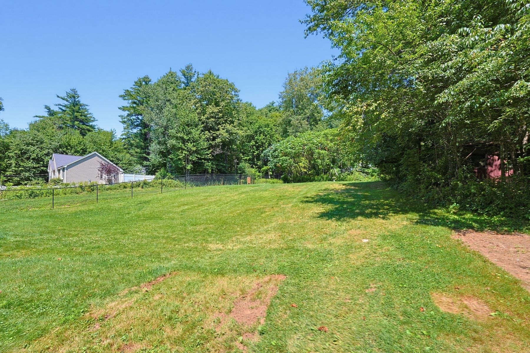 525 Clark St Property Photo 26