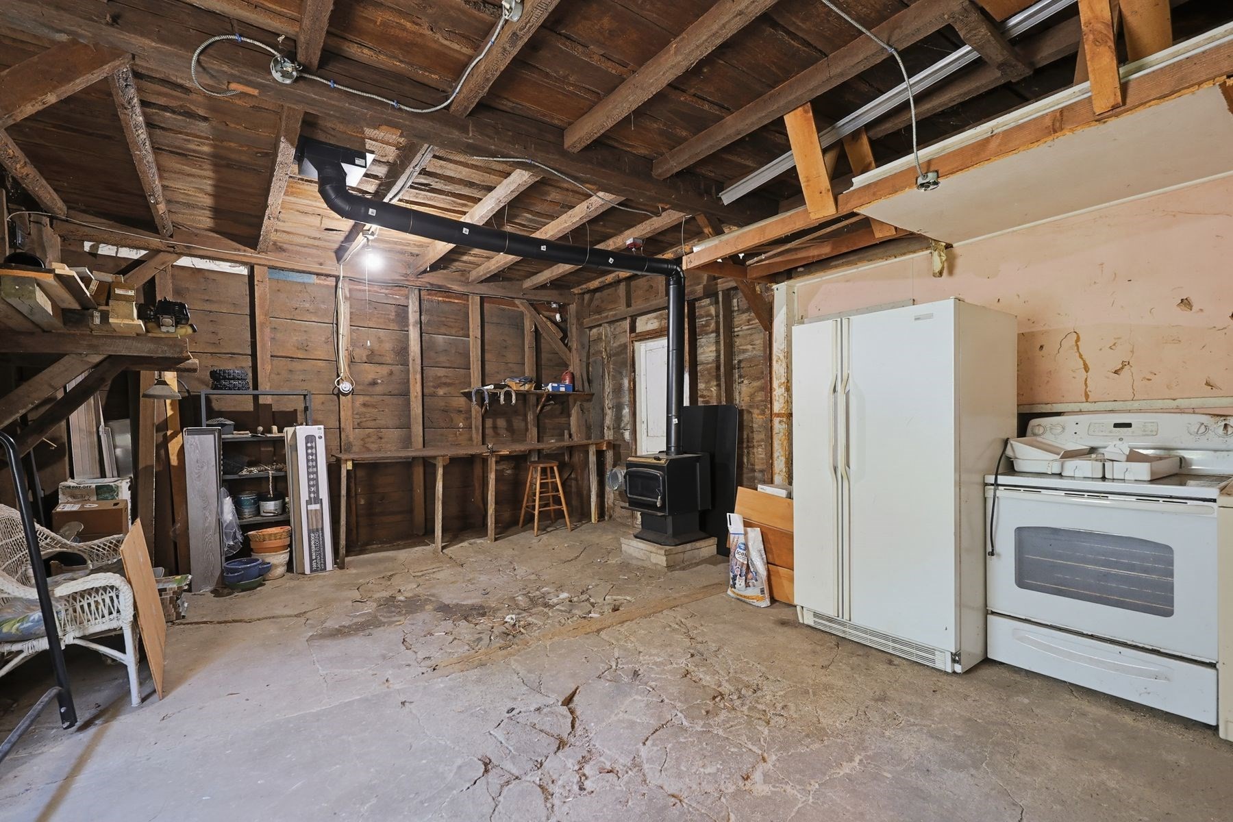 525 Clark St Property Photo 27