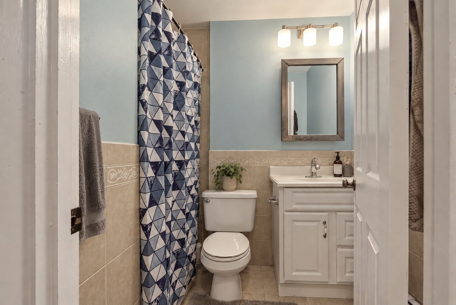 66 Beacon St # 1 Property Photo 9