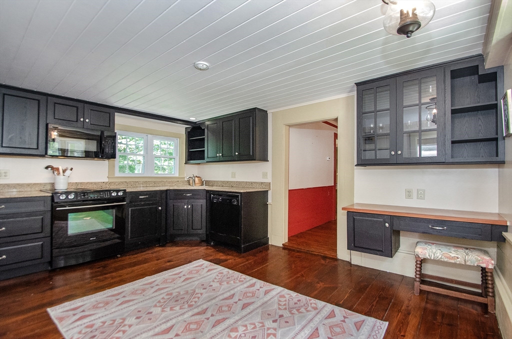65 Acushnet Rd Property Photo 10