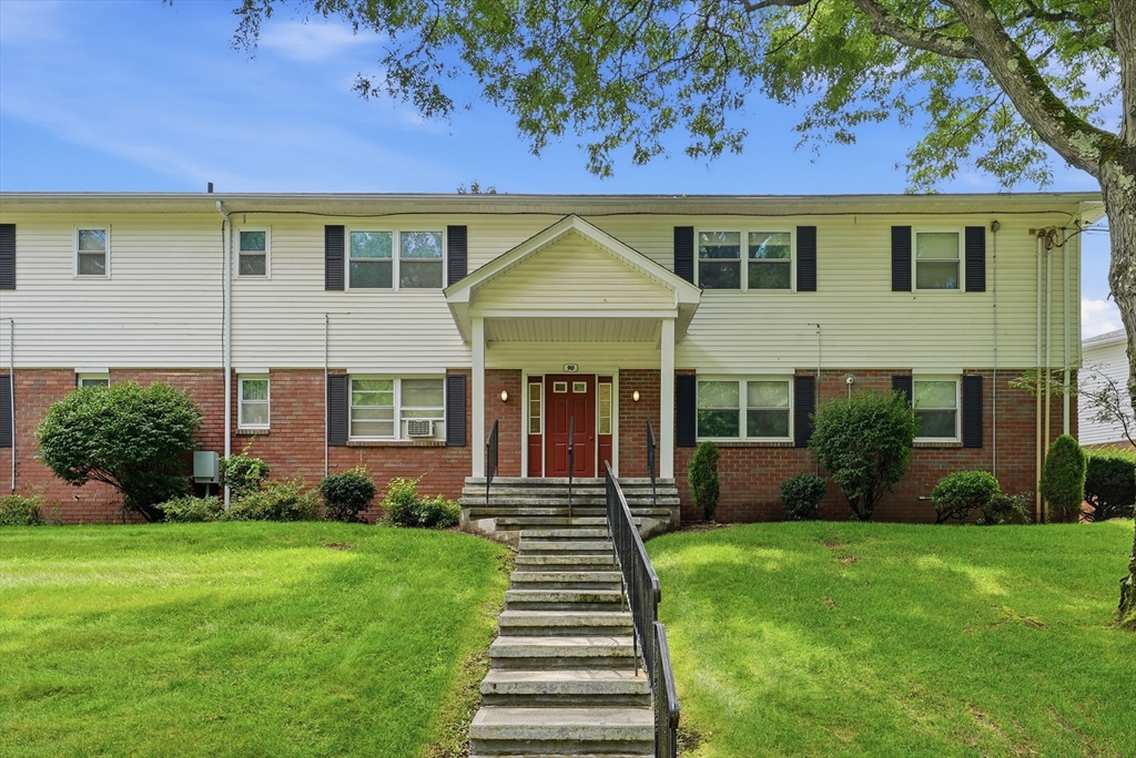 90 Colonial Circle # D Property Photo 1