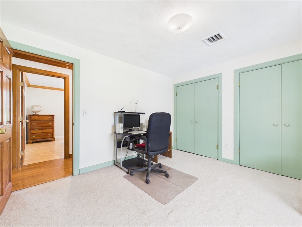 615 Taunton Ave Property Photo 16