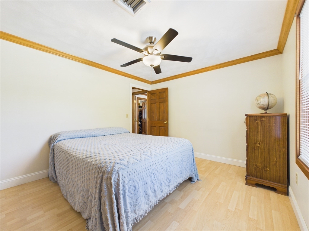 615 Taunton Ave Property Photo 18