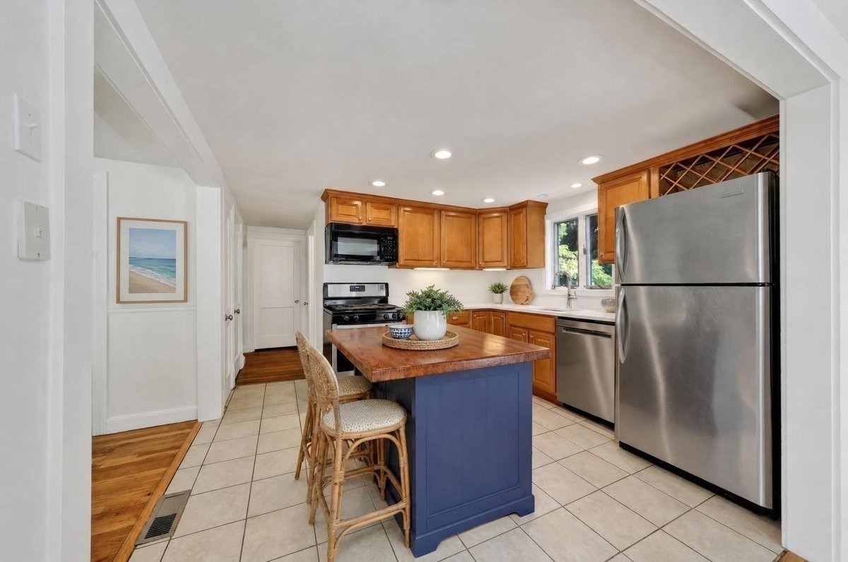 39 Gerard Rd Property Photo 6