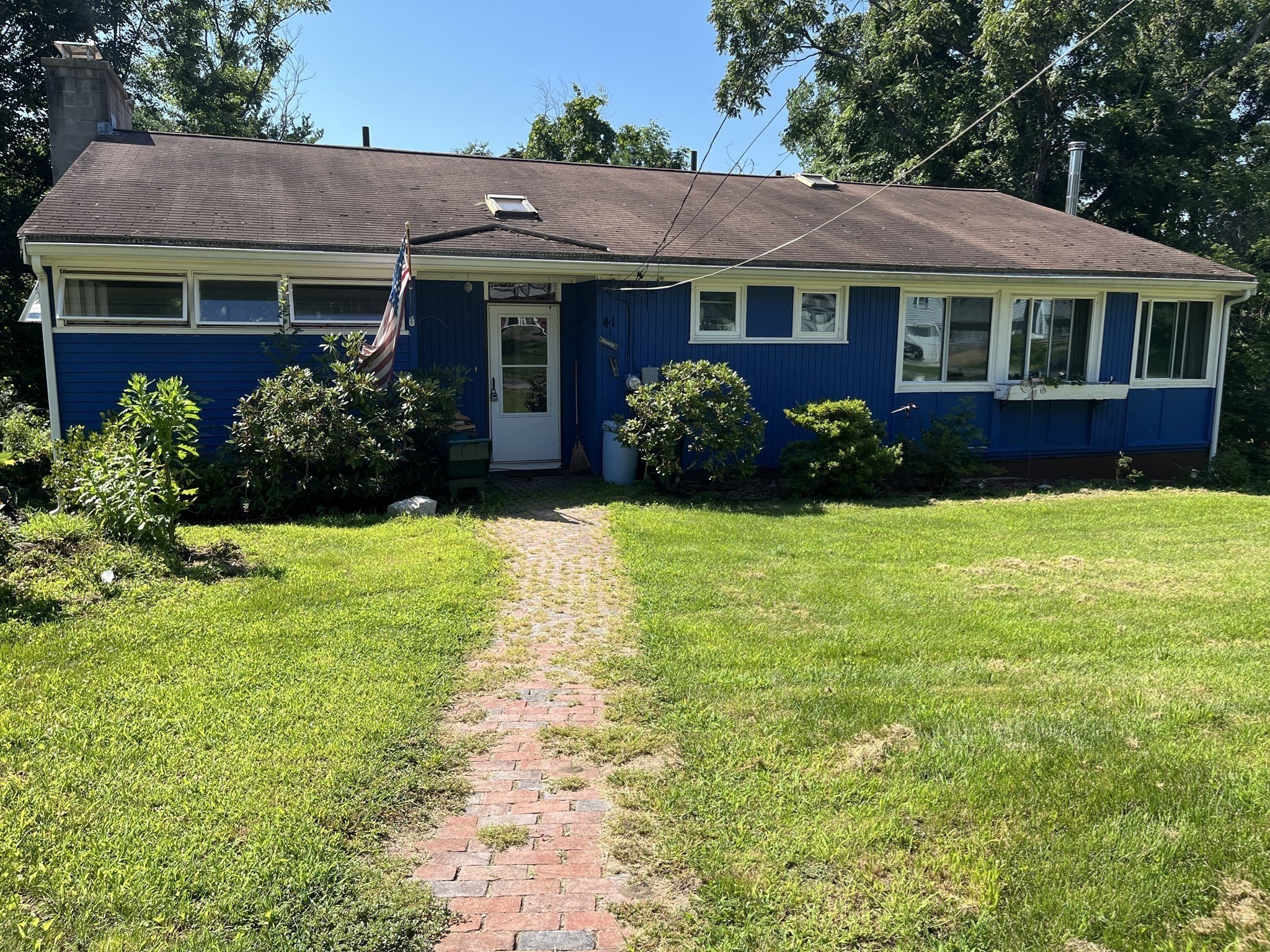 41 Iroquois Street Property Photo 1
