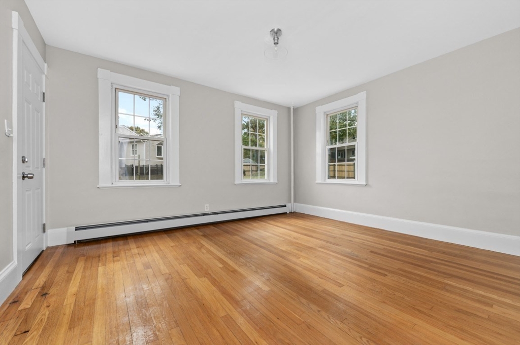 48 Franklin St Property Photo 8