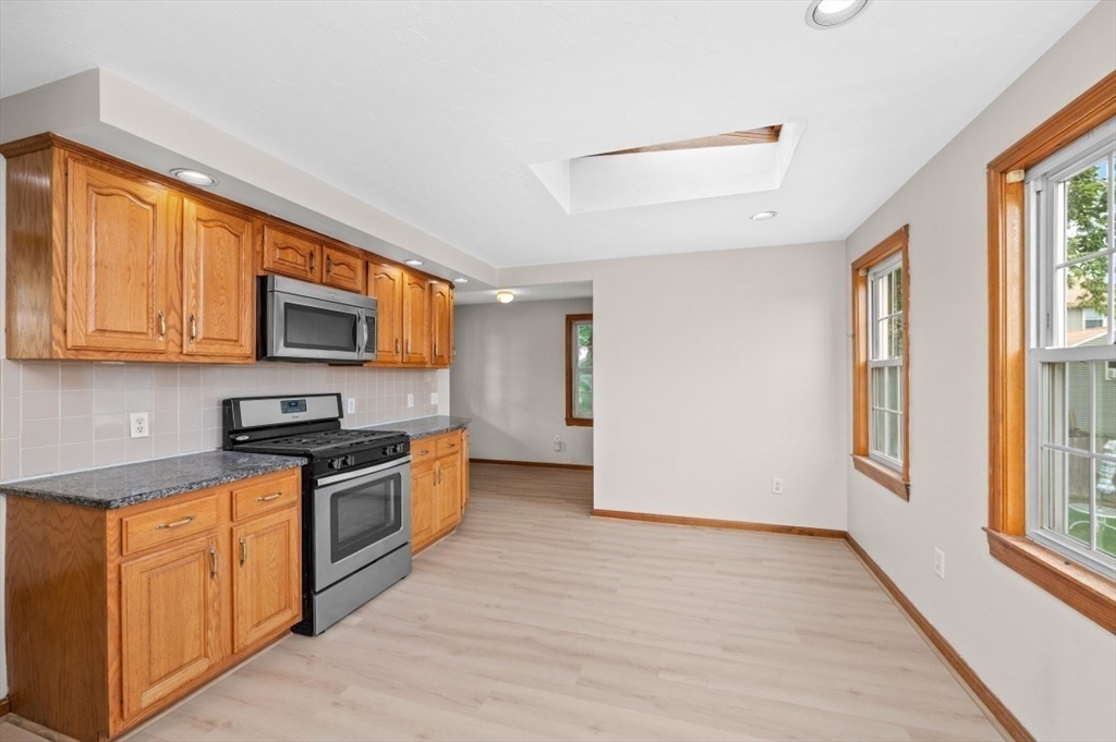 48 Franklin St Property Photo 9