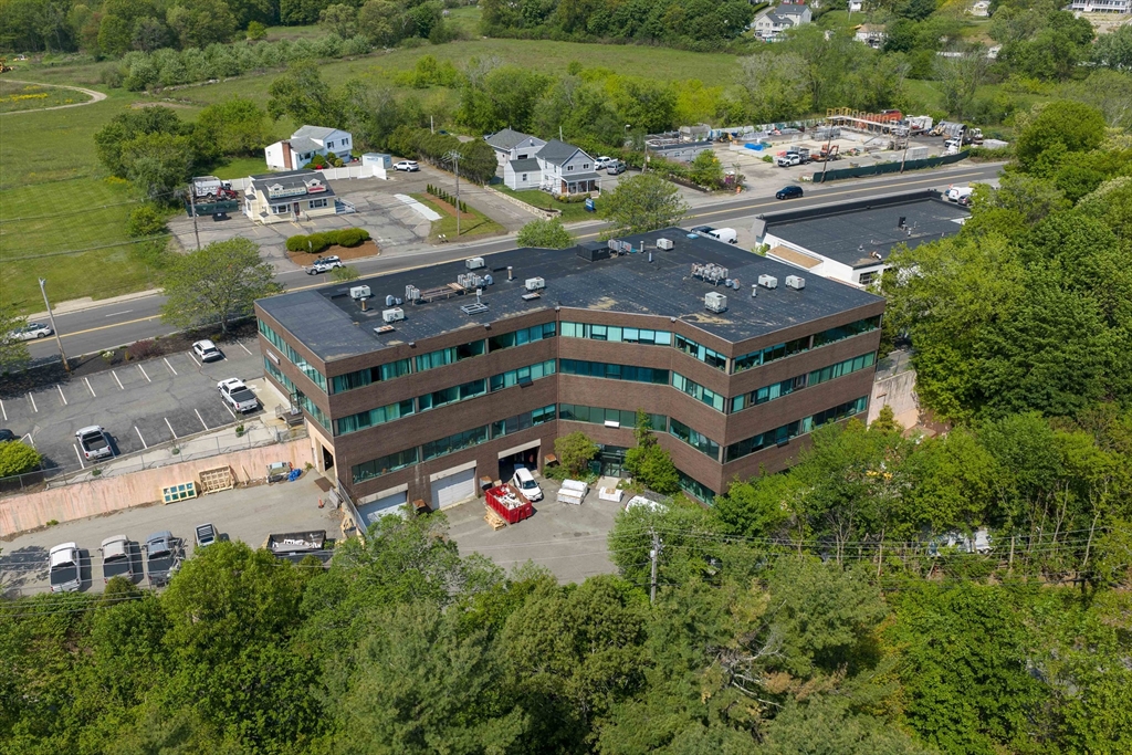 630 Boston Road Property Photo 11
