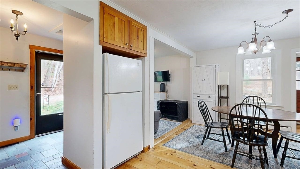 8 Juniper St Property Photo 4