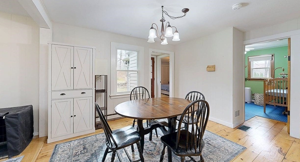 8 Juniper St Property Photo 6