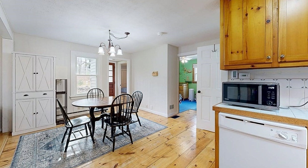 8 Juniper St Property Photo 7