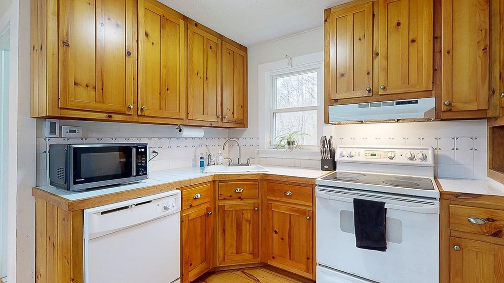 8 Juniper St Property Photo 10