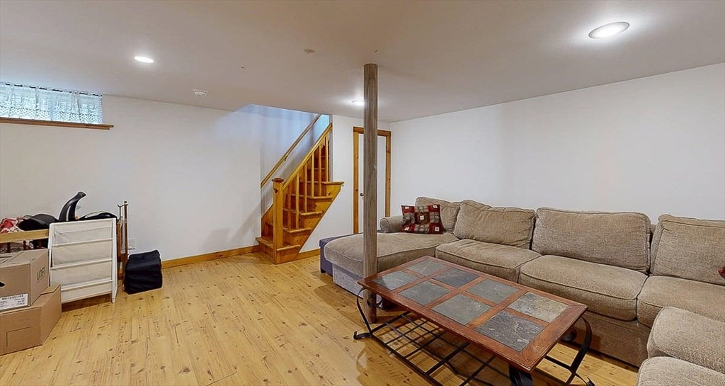 8 Juniper St Property Photo 28