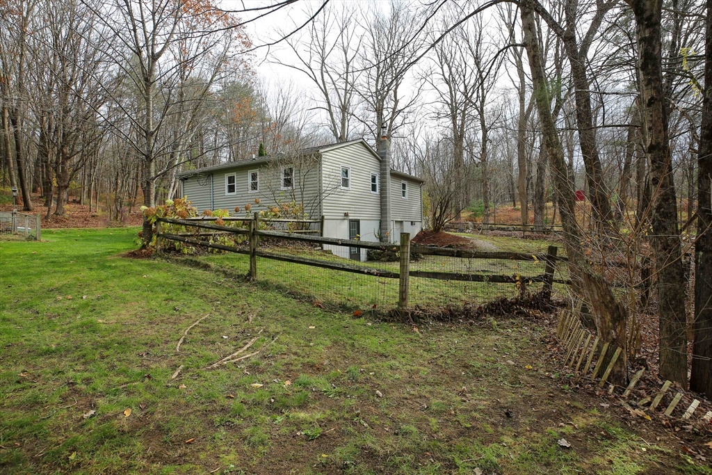 8 Juniper St Property Photo 36