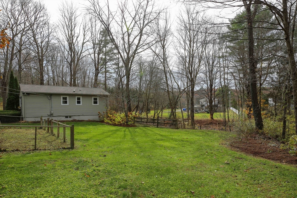 8 Juniper St Property Photo 37