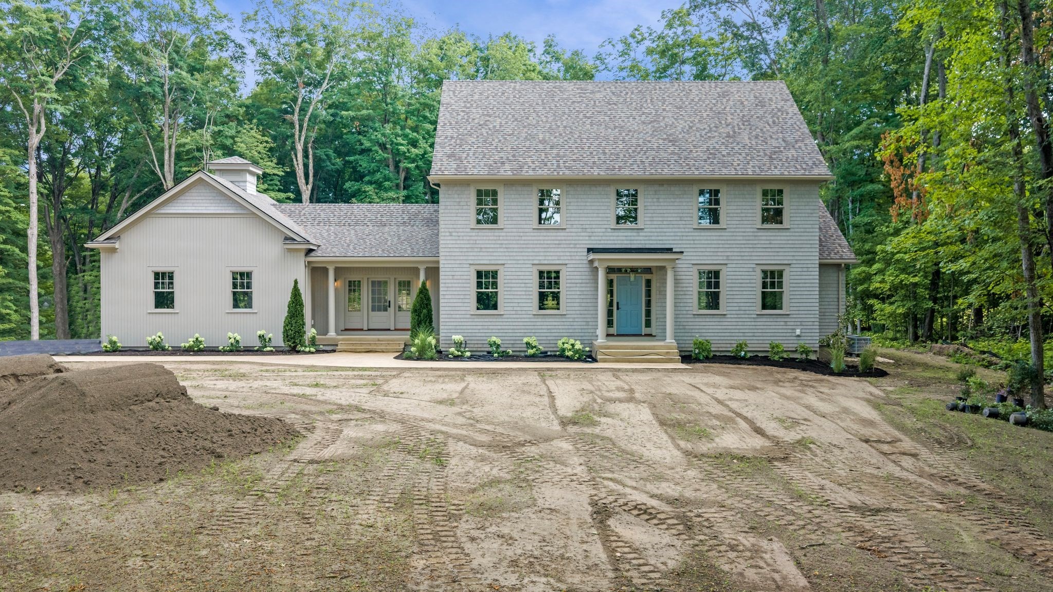 423 Middle Street Property Photo 1