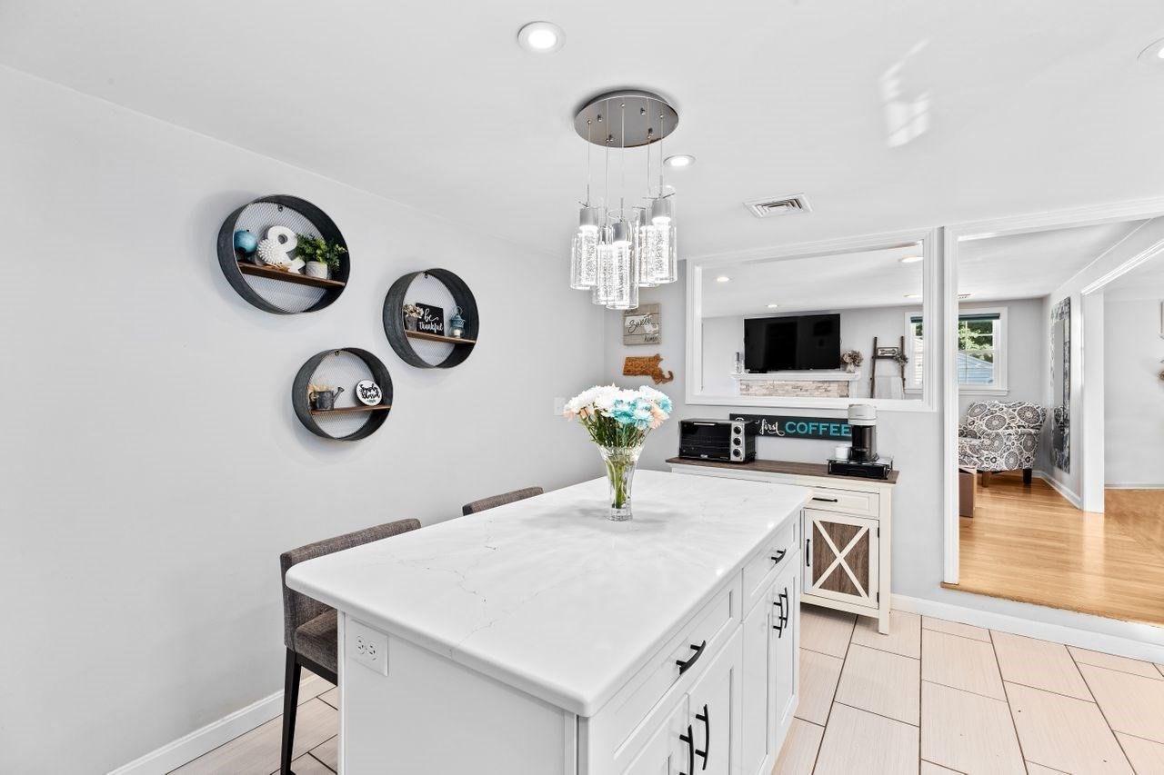 129 Chief Justice Cushing Hwy Property Photo 7