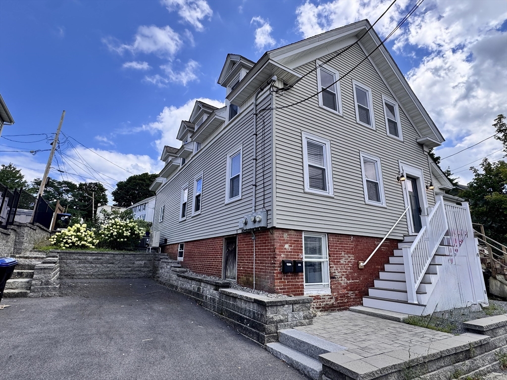 7 Hardy St # 2 Property Photo 1