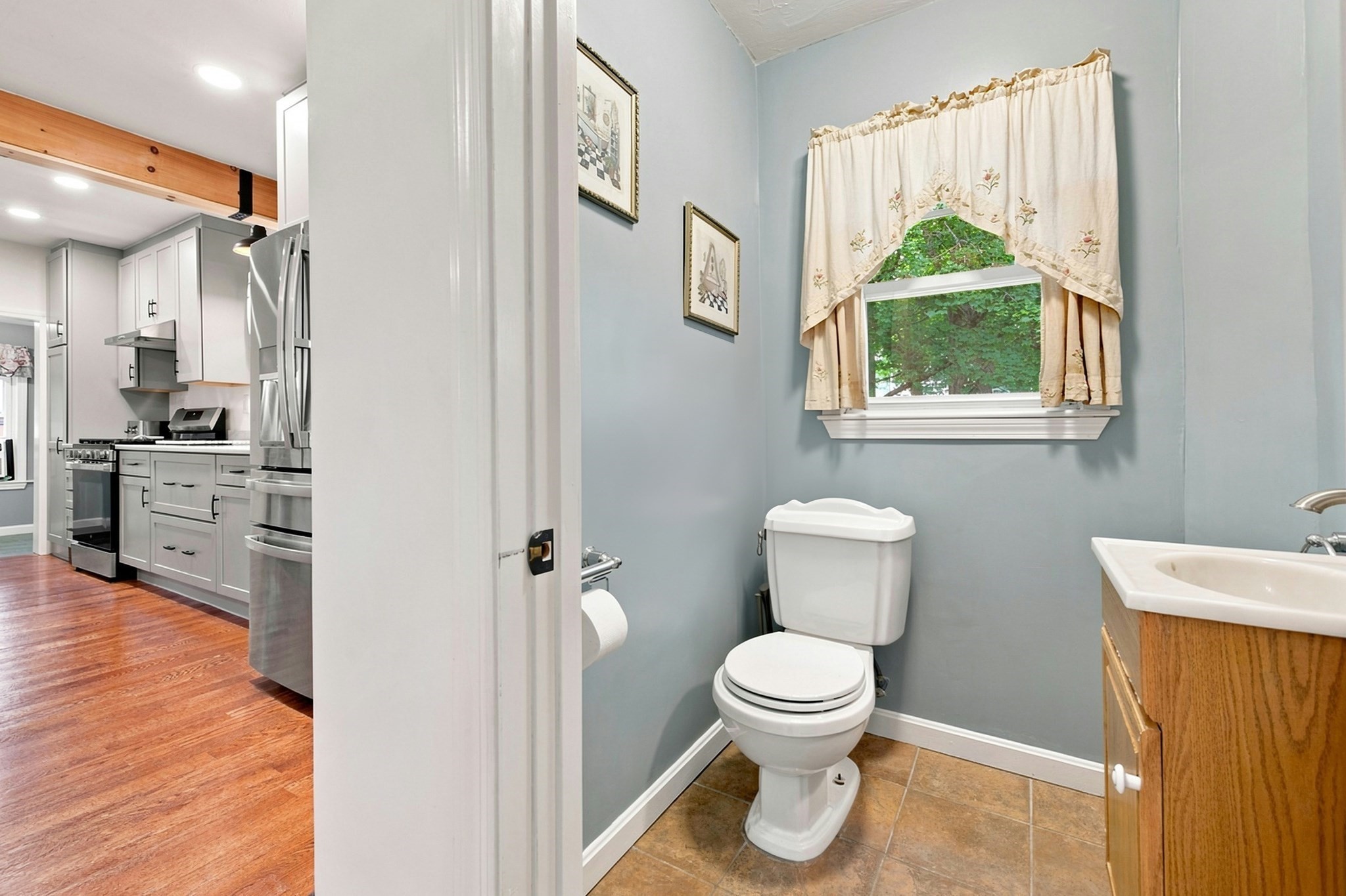 10 Sumner Ave Property Photo 11