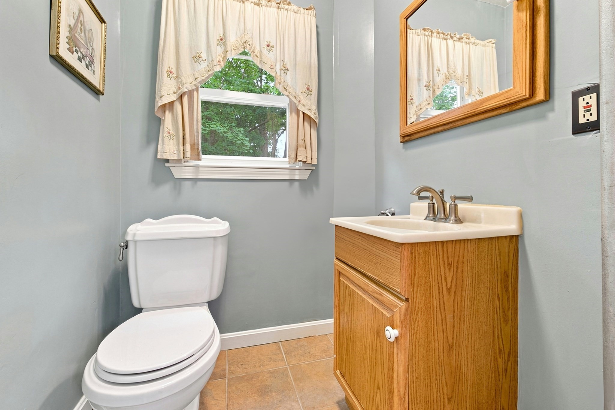 10 Sumner Ave Property Photo 12